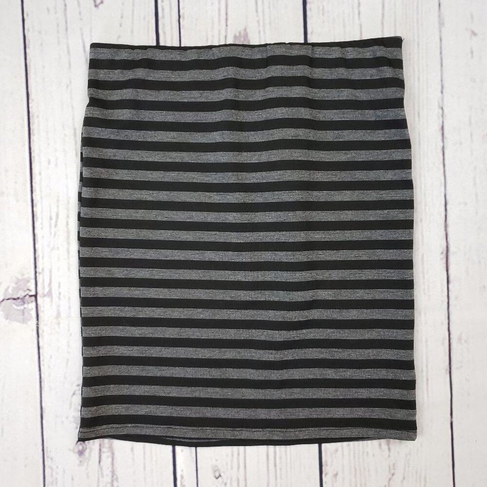 NWT Urban Ooutfitters BDG Gray & Black Striped Stretch Mini Skirt Size XS